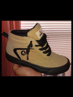 Little Boys size 3 Airwalk Sneakers